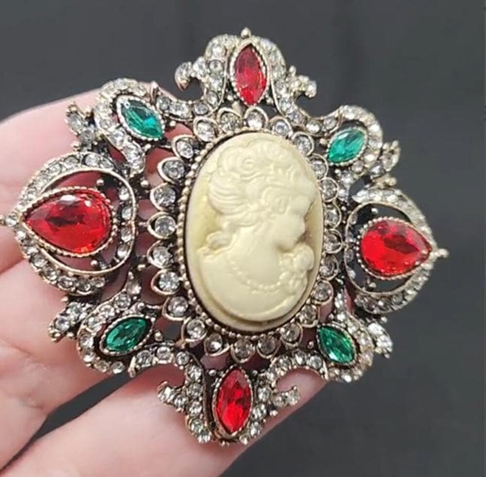 Christmas Colors Cameo Brooch Victorian Styling Classic Elegant